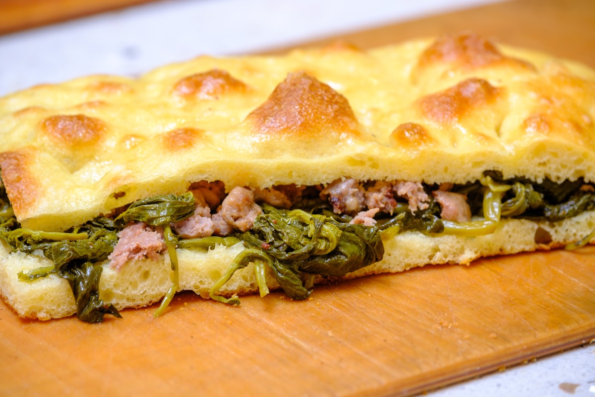 Focaccia Salsiccia e Friarielli